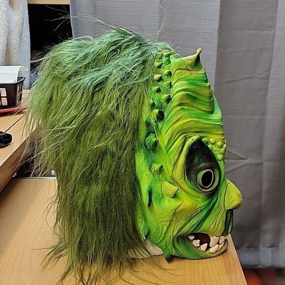 Disney snow white witch costume childs 7-10 dress, belt, hat , mask - Picture 8 of 12